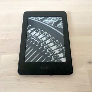 Amazon Kindle Paperwhite eReader 7th Gen.